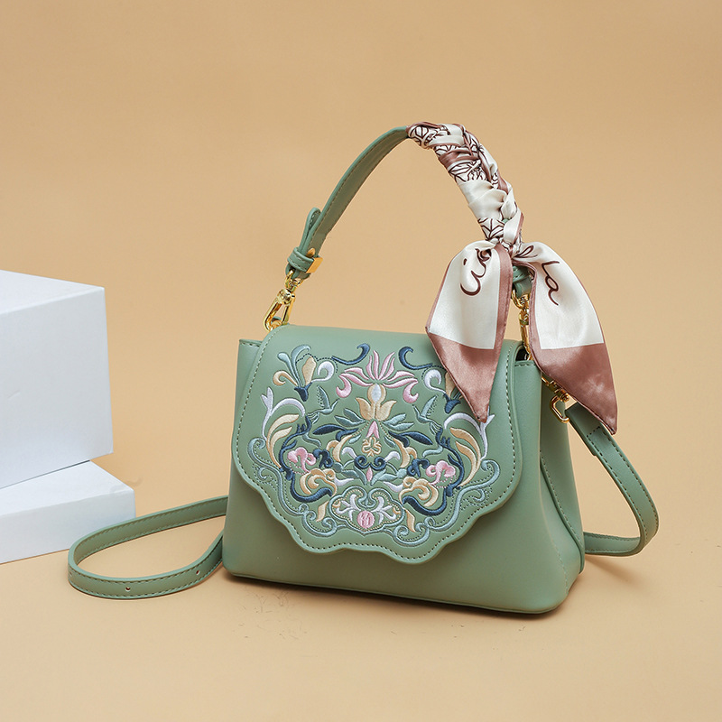 Retro Artistic Style Embroidered Crossbody Bag for Women - Kohthai Bag Bangladesh Retro Artistic Style Embroidered Crossbody Bag for Women - Image 4